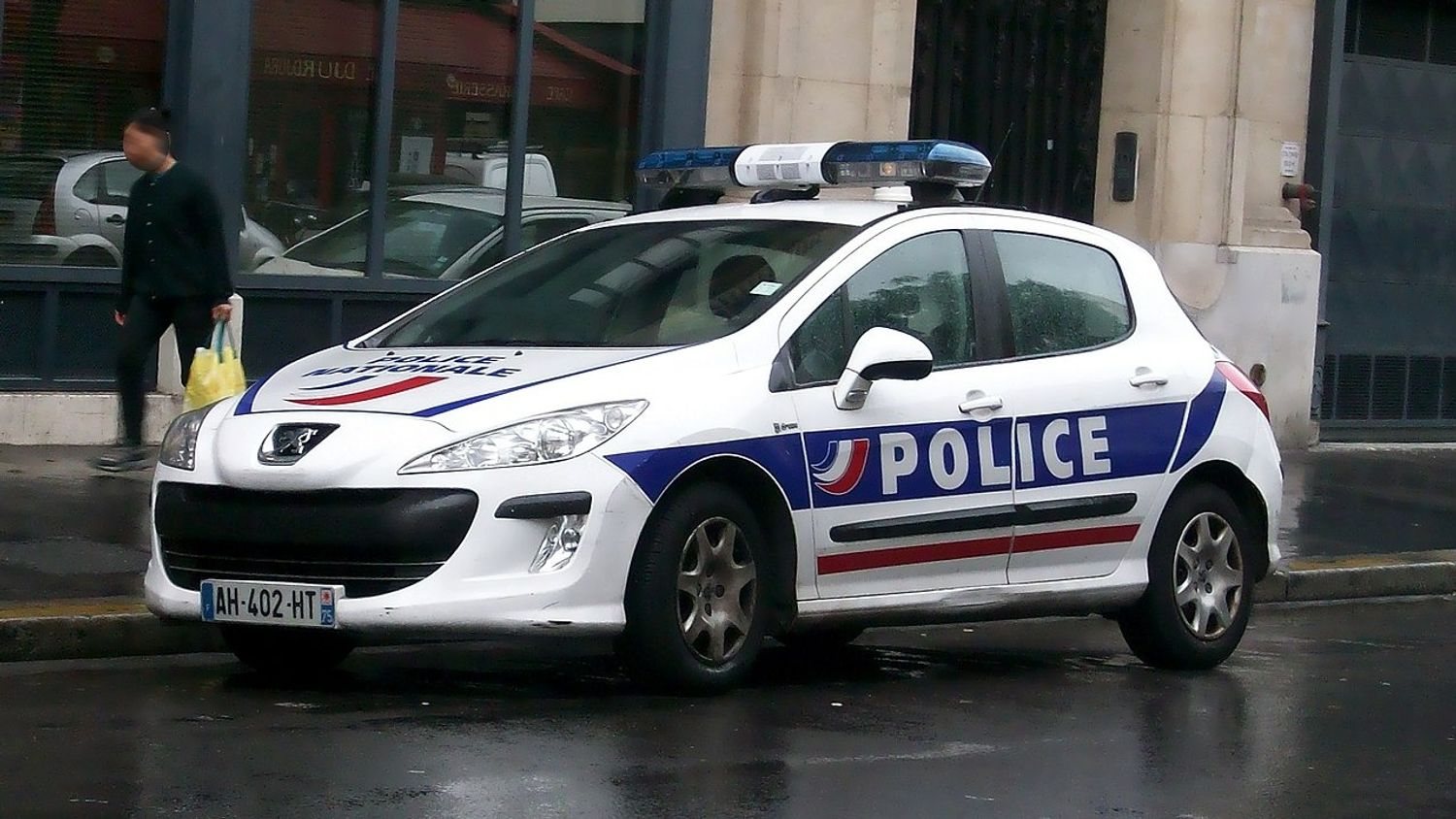 Deux policiers blessés à Compiègne